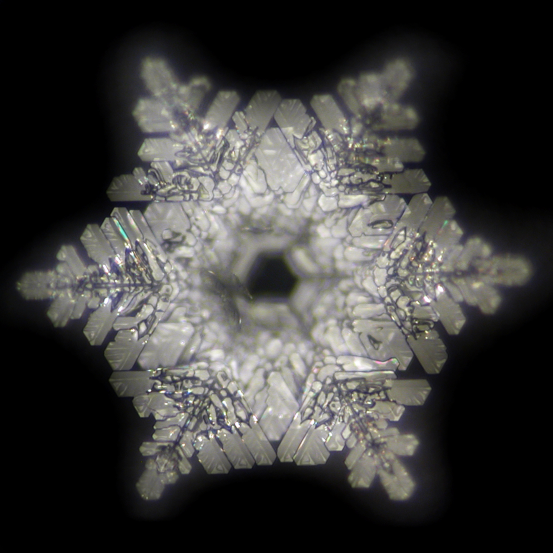 Water crystal image after exposure to a Mini-WaterTuner from Swiss Harmony
